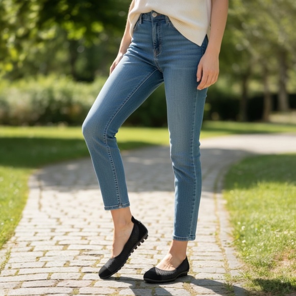 Bernie Mev Bella Me Slip-On Ballet Flat Black Shoe Lightweight Comfort EU 38 NWB - Picture 2 of 7